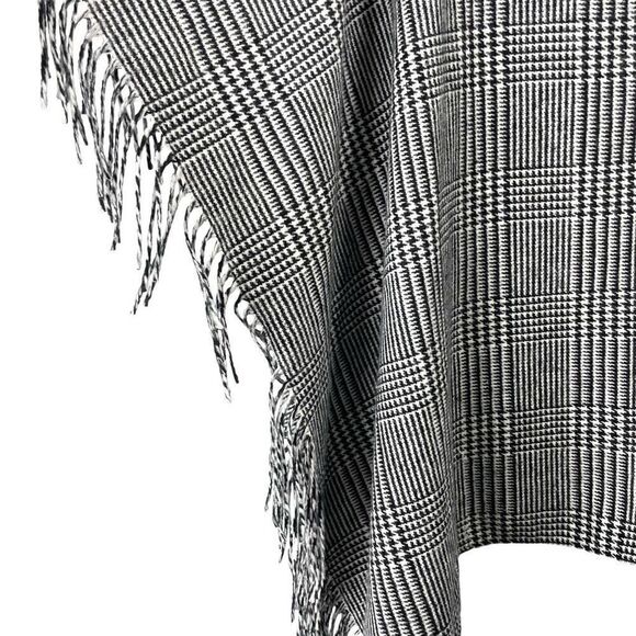 Talbots Houndstooth plaid Poncho Cape Shawl M/L Black White Fringe - Picture 7 of 7